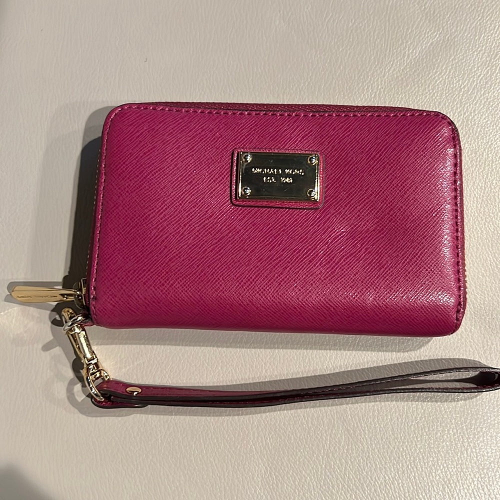 Great condition pink Michael Kors wallet